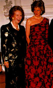 Diana With Former Prime Minister Margaret Thatcher She Had Also Worn This Dress In Paris In 19 Princess Diana Dresses Princess Diana Fashion Elegant Dresses