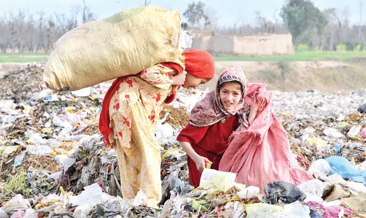 Children shouldn't work in fields, but on dreams!