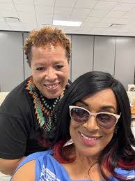 Janice Diamond's Instagram, Twitter & Facebook