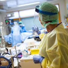 Ein sogenanntes betretungsverbot für öffentliche orte soll von diesem samstag bis zum 3. Corona In Hessen Situation In Krankenhausern Sehr Angespannt Fulda
