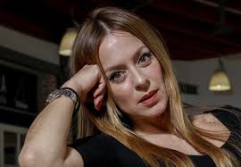Envio até x dias esta disponibilidade indica que o produto não se encontra em stock e que demorará x dias úteis a chegar do fornecedor. Joana Amaral Dias Vitima De Perseguicao Ja Temi Pela Vida A Ferver Vidas