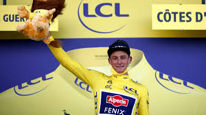 De grootvader van mathieu van der poel zag ook zijn schoonzoon adrie van der poel aan de startlijn staan en kwam nog eens terug op het 'extraordinaire' was het woord dat bij poulidor meermaals over de lippen ging. For L9zzqsx2nm