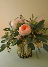 Trova immagini stock hd a tema piccoli fiori bianchi in un campo e milioni di altre foto, illustrazioni e contenuti vettoriali stock royalty free nella vasta raccolta di shutterstock. Flowers Composizioni Floreali Fiori Centrotavola E Decorazioni Floreali
