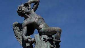Perfect moment to remind you guys of the fallen angel statue (by ricardo bellver, madrid). El Angel Caido Del Retiro Una Puerta Al Infierno A 666 Metros Sobre El Nivel Del Mar