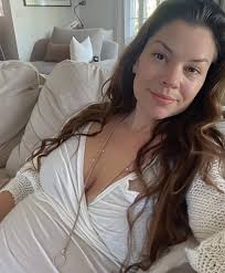 Surrogate Motherhood and Family Secrets