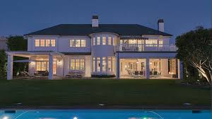 Lebron james owns a $9 million, ocean front home in miami, florida. Where Does Lebron James Live All That We Know About His Massive And Luxurious Villa Essentiallysports