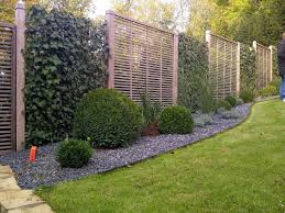 Eine kleine auswahl an geeigneten sichtschutzen haben wir dir hier zusammengestellt. Sichtschutz Kleiner Garten Neu Garten Pflanzen Sichtschutz Temobardz Home Blog Garten Anlegen