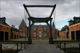 Kenmerkend zijn het kasteel, de historische boerderijen en het kleinschalige coulisselandschap. Kasteel Twickel Te Ambt Delden Mapio Net