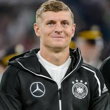 He began his youth coaching. Fahndung Der Polizei Toni Kroos Als Hooligan Bei Berliner Stadtderby Real Star Beweist Humor Shz De