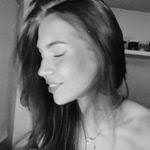 Janis Coon's Instagram, Twitter & Facebook