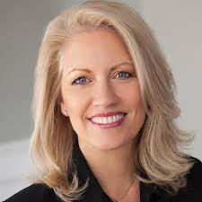 Here's a fun quick "before and after" that cost less than $200! This is the  guest room at my mom's condo in Florida. It was looking so old and tired,  so I