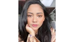 Unggahan yang direpost rachel vennya itu tertulis divorce? Gugat Cerai Suami Ini Alasan Rachel Vennya Absen Sidang Perdana
