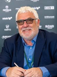 Through Viterra and the Crows Country Connect @adelaide_fc past premiership  players Peter Caven and Kym Koster visited loyal fan Tony Bennett for his  80th birthday. What an amazing surprise 💙❤️💛