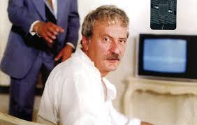 Nea mărin ajunge să fie confundat cu un miliardar american, marlon juvett, datorită asemănării sale izbitoare cu acesta… Comedii RomaneÈti De Mare Succes Online La Cinema BucureÈti