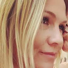 Actress jennie garth stunned fans when she was spotted looking chubby and frazzled during a walk in the park with her her butt cheeks spilled out of her tiny running shorts as she strutted with her dog around the city. Jennie Garth Jenniegarth Twitter