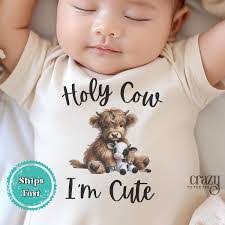 Bee Moo's Instagram, Twitter & Facebook