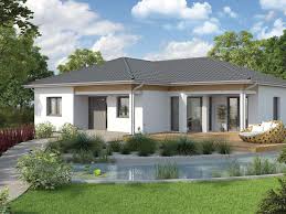 Fertighaus Bungalow We 136 Vario Haus Fertigteilhauser Gibt Dem Leben Ein Zuhause Bungalow House Design Bungalow House Exterior