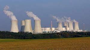 Az atomerőmű az erőműveknek azon típusa, amelyek a maghasadás vagy a magfúzió során keletkezett hőt használják áramtermelés céljára. Atomeromu Epites Zavarba Jottek A Csehek Napi Hu