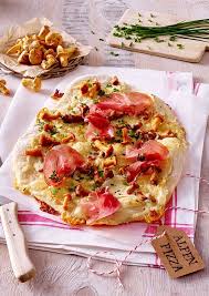 Alpen Pizza Mit Pfifferlingen Und Tiroler Speck Rezept Rezepte Tiroler Speck Und Pfifferlinge