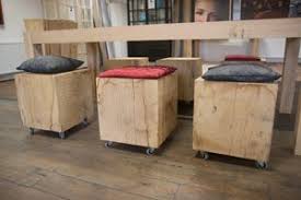 leuke massieve houten blokken als bijzettafel of krukje ze zijn gemaakt van duurzaam eiken en bestaan helemaal uit hout voor meer houten blokken houten hout