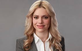 Kimberly Simons's Instagram, Twitter & Facebook