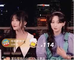Tâm trạng trịnh sảng thất thường, cô có thể khóc, có thể làm những gì mà bản thân muốn, nhưng lại không thể chấp nhận dư luận chỉ trích mình. Trá»‹nh Sáº£ng Xin Lá»—i Vá» Thai Ä'á»™ Gay Tranh Cai Trong Khi Livestream