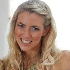 Rachael Sinclair's Instagram, Twitter & Facebook