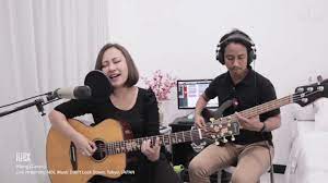 Lagu ini menduduki posisi chart mtv ampuh dari bulan februari 2006 hingga april 2006. Download Ayu Ratna Garasi Hilang Mp3 Mp4 3gp Flv Download Lagu Mp3 Gratis