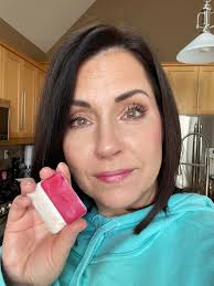 Luxe Lip Liners pair very well with our reds and berries lipstick. Shades  In Ruby and wine