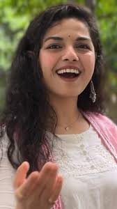 Glimpses of my solo, ticketed concert in Thane!! Outfit designed by  Aai!!✨❤️❤️