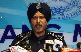 ― picture by razak ghazali kuala lumpur, may 24 — retired police commissioner datuk seri amar singh denied that he applied for a canadian citizenship as alleged by runaway blogger raja petra kamarudin. Comm Amar Singh Retires After 35 Years In Police Force The Star