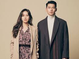 Bersamaan dengan laporannya, dispatch mempublikasikan foto son ye jin masuk ke sama seperti hyun bin, son ye jin juga merupakan salah satu artis peran papan atas di korea selatan. Asmara Hyun Bin Dan Son Ye Jin Terbongkar Mereka Pacaran Usai Kepincut Saat Akting Bareng Indozone Id
