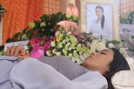 Beautiful women in their caskets. 95 Celebrity Open Casket Photos Cute766