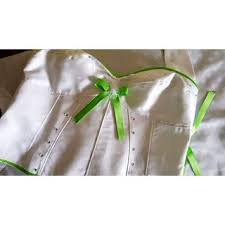 Das geschenk an das kleid ist ein schleier und ein petticoat. 50er Jahre Hochzeitskleid Rosen Design Brautkleid Zum Petticoat Wei S