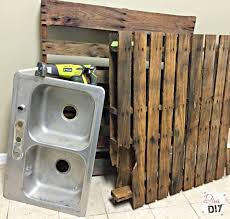 how to make a unique diy cooler: pallet