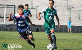 Letra del himno de sarmiento de junín:se ha impuesto nuevamentela más brava juventudy la lógicaotra vez volvió a triunfargallarda figura,invencible,es el ver. Deportes Toldenses