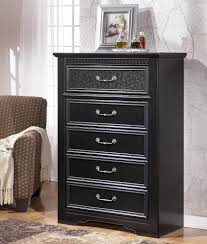 Cavallino 5 Drawer Chest By Signature Design By Ashley Furniture Sam S Furniture Appliance Furniture Ashley Furniture Nebraska Furniture Mart
