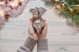 12 Eco Friendly Alternatives To Wrapping Paper