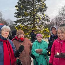 It's beginning to look like #Christmas @csbsju! 🎄 Sisters Pat Ruether,  Lois Wedl, Ruth Anne Schneider, Dorothy Manuel and Laura Suhr (left to  right) were among the sisters who braved the cold
