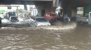 Cari dong kesalahan pak anies biar kalian gak jantungan, tulisnya. Usai Hujan Badai 3 Kawasan Di Kota Semarang Terendam Banjir Bagian 1