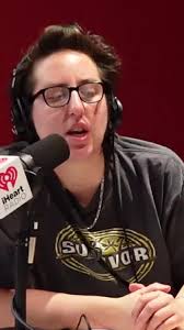 Impression of Michelle Williams doing an impression of Britney doing an  impression of Justin #foshizz #britneyspears #freebritney #ginuwine  #justintimberlake #thewomaninmebritneyspears #booktok #nsync