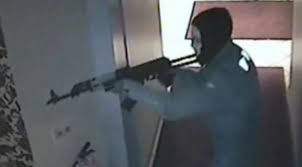 Han sitter dömd för ett brutalt mord i biskopsgården 2015. Betyg Pa P3 Dokumentar 2017