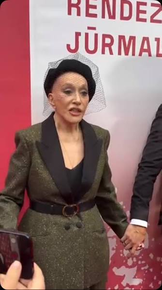 Алла Пугачева и Максим Галкин. Дорогая Алла Борисовна @alla_orfey от всего  сердца желаю Вам самого главного — крепкого здоровья. Пусть Господь хранит  Вас, дарует силы, здоровье и благополучие. Счастья ...