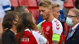 € ➤ * 26.03.1989 in horsens, dänemark. Fussball Em Danemarks Simon Kjaer Uber Eriksen Schock
