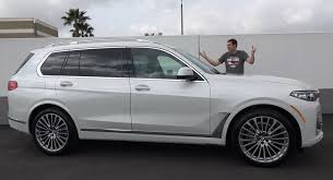 Das deutsche flaggschiff modell neue bmw x7 2021 ist bereit, weitere updates zu erhalten. Bmw X7 Declared The World S Best 3 Row Luxury Suv Bar None Carscoops Bmw X7 Luxury Suv Bmw Suv