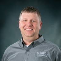 Dennis Uhl's Instagram, Twitter & Facebook