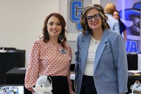 🤝 The JC Schools Job Fair & Interview Day is underway at @cchscavs! We're  enjoying speaking to potential educators and other professionals for our  District of Champions. ❤️💙 ⏰ The job fair