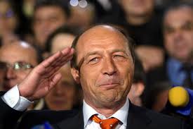 Ulterior, îi cere acestuia să demisioneze pentru a provoca alegeri. BilanÅ£ul Presedintelui Traian BÄƒsescu DacÄƒ Isi Continua Politica De Constructor Din Mandatul De Primar Romania RÄƒmanea Si Cu Autostrada BÄƒsescu In Urma Mandatului De Presedinte