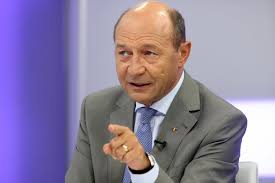 Suparat, suparat sunt doamne iarasi, suparat mult necaz este in jur, multa minciuna iar se'aduna norii a furtuna suparat, suparat. Traian Basescu Suparat Sunt Doamne Iar Capitalism Pe Paine