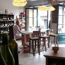 Le Chant Des Bouteilles A Aubenas Aubenas Bouteille Cave A Vin